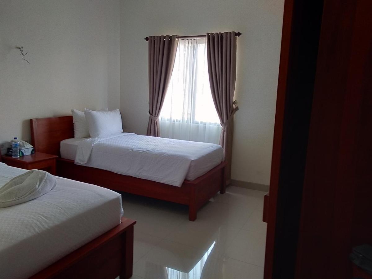 Kalton Hotel Labuan Bajo Exterior foto