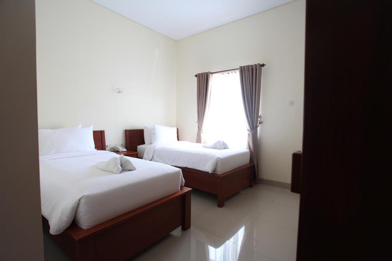 Kalton Hotel Labuan Bajo Exterior foto